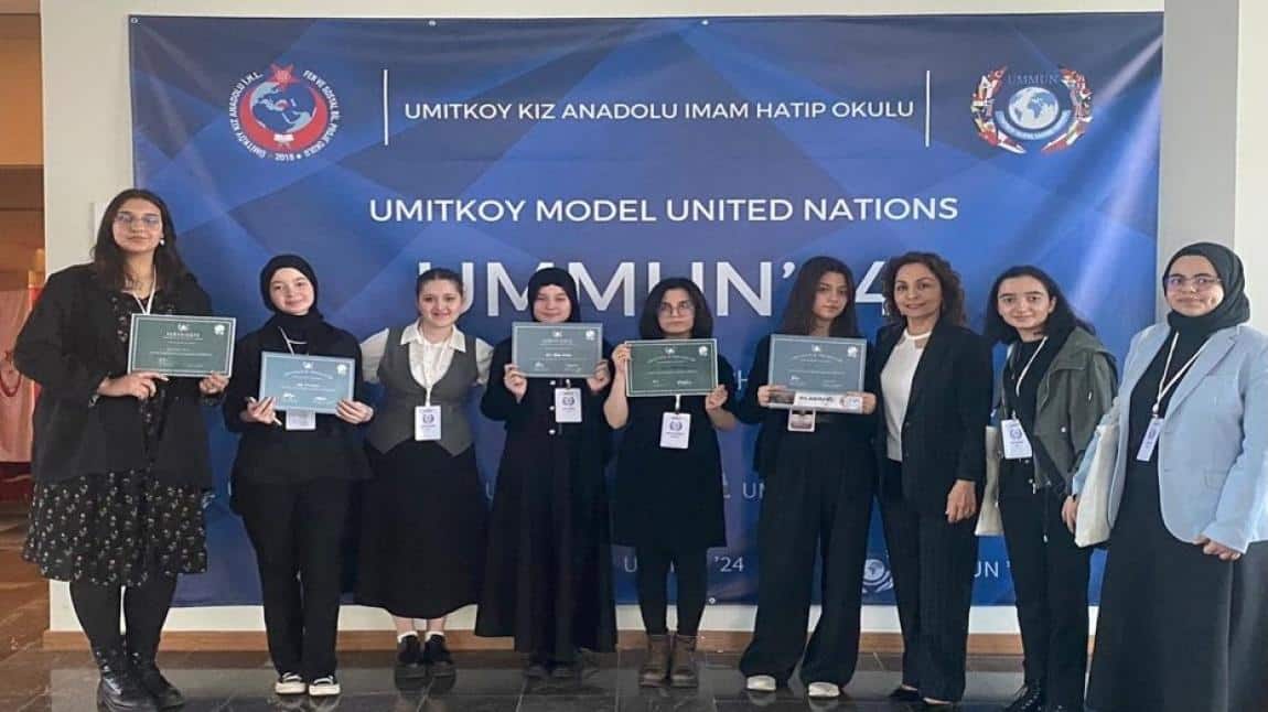 UMMUN’24 model birleşmiş milletler konferansında öğrencilerimiz “honorable mention award” sertifikası ile ödüllendirildi.